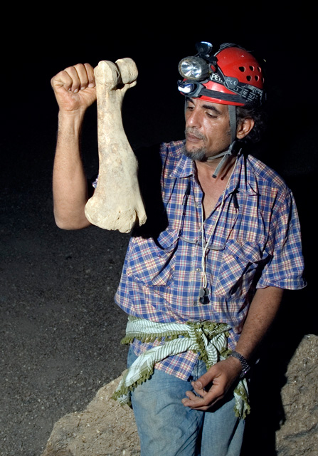 Mahmoud Al-Shanti w 4000 year old bone